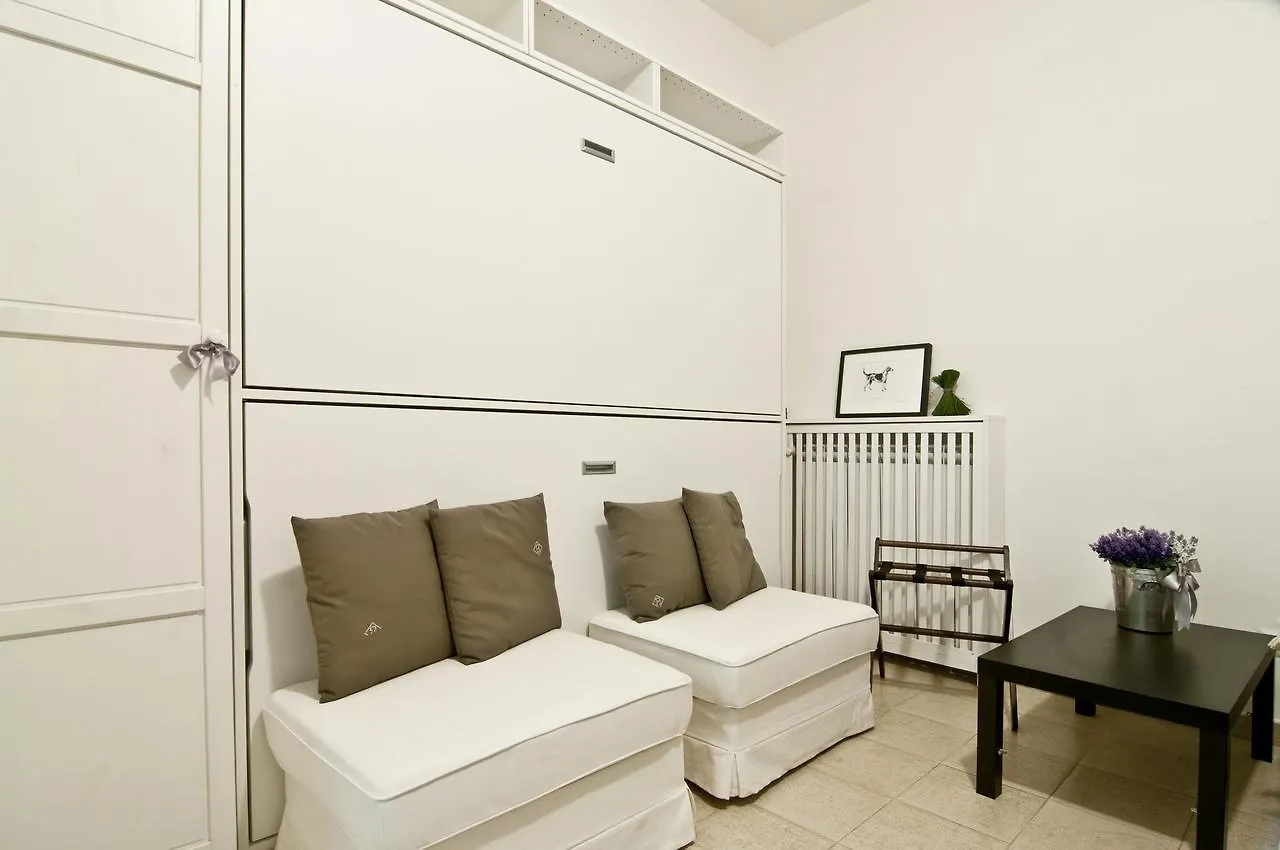 Apartment Piazza Risorgimento Studio Rome Italy